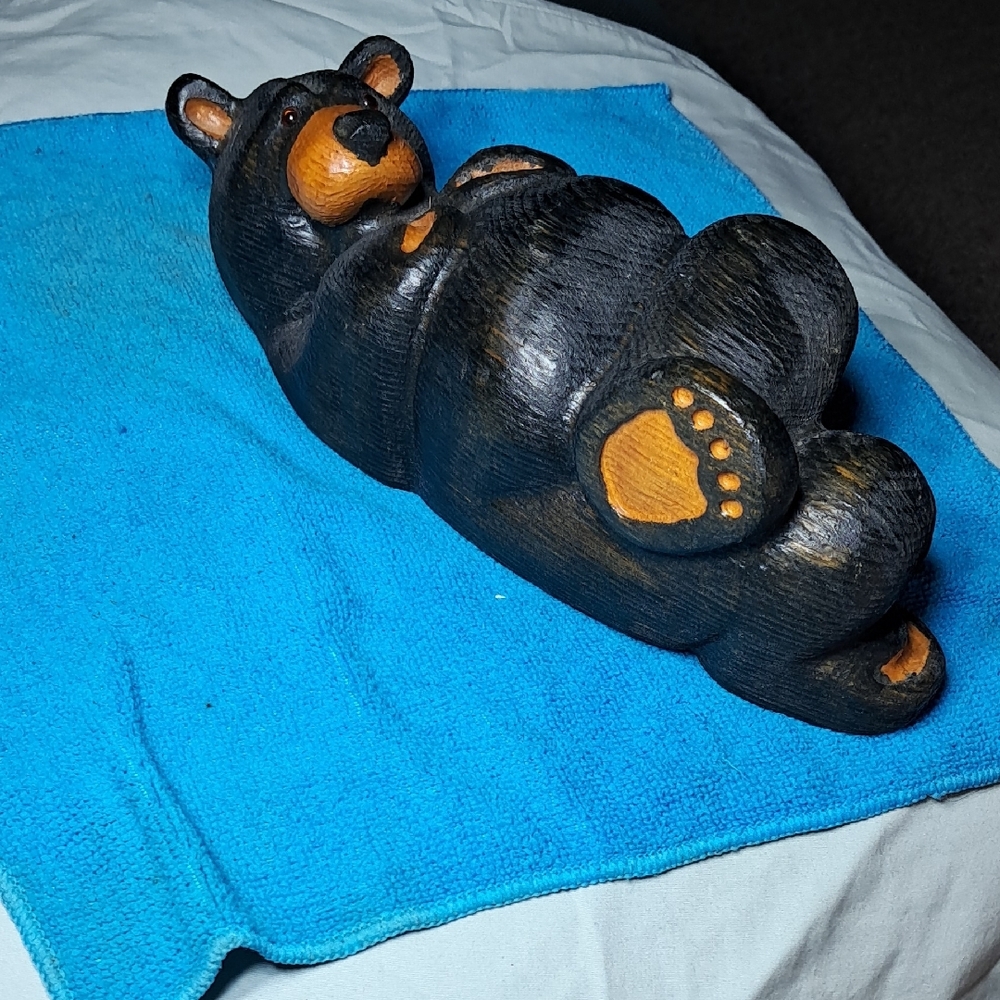 Big Sky Bears carved Solid Western Pine Wood Bear Sculpture. - Picture 5 of 12